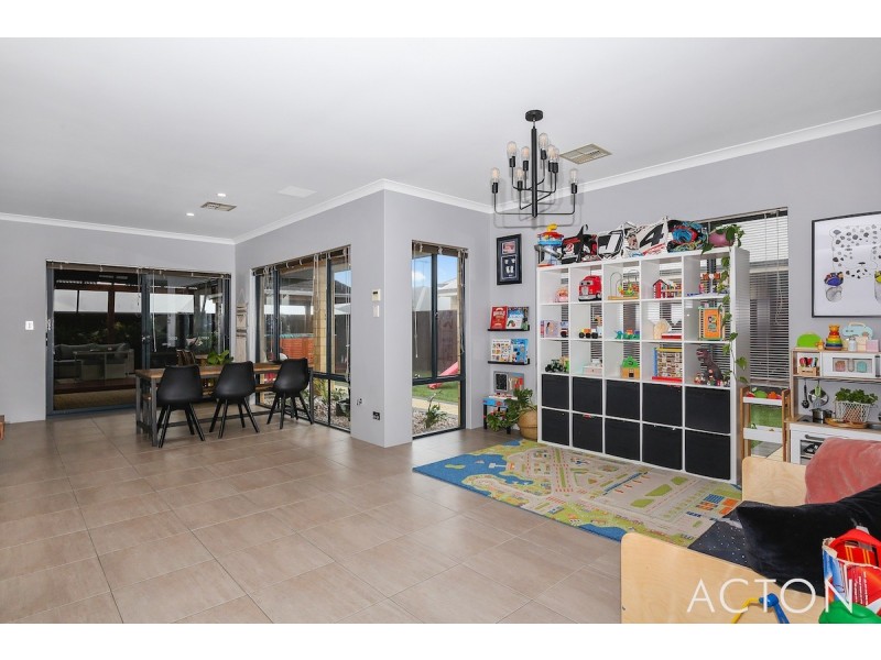 12 Splendens Turn, Halls Head WA 6210