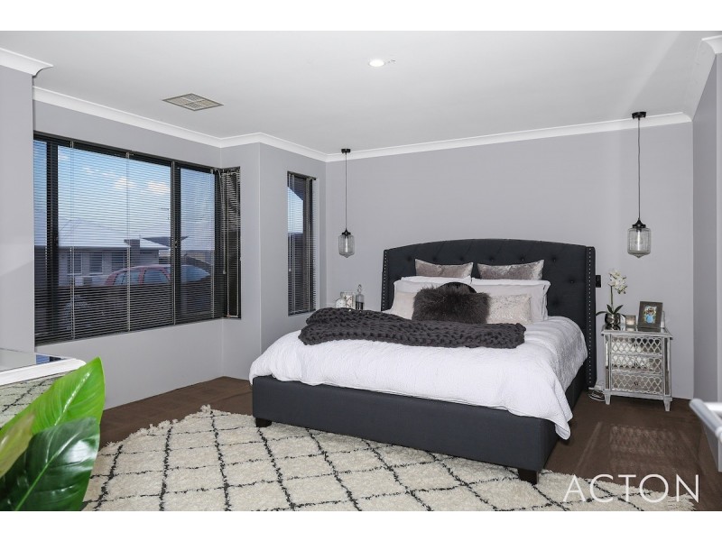 12 Splendens Turn, Halls Head WA 6210