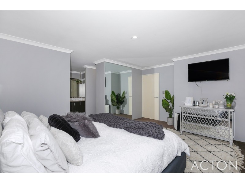 12 Splendens Turn, Halls Head WA 6210