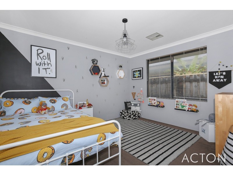 12 Splendens Turn, Halls Head WA 6210