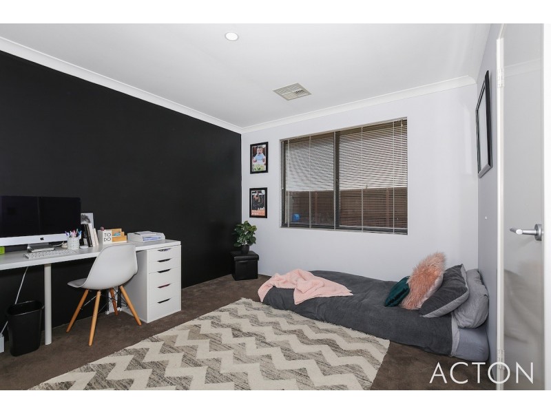 12 Splendens Turn, Halls Head WA 6210