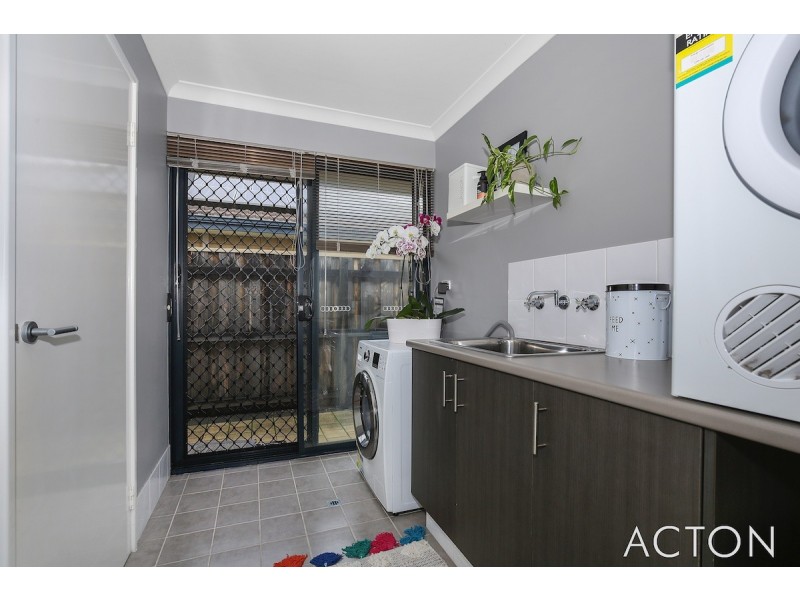 12 Splendens Turn, Halls Head WA 6210