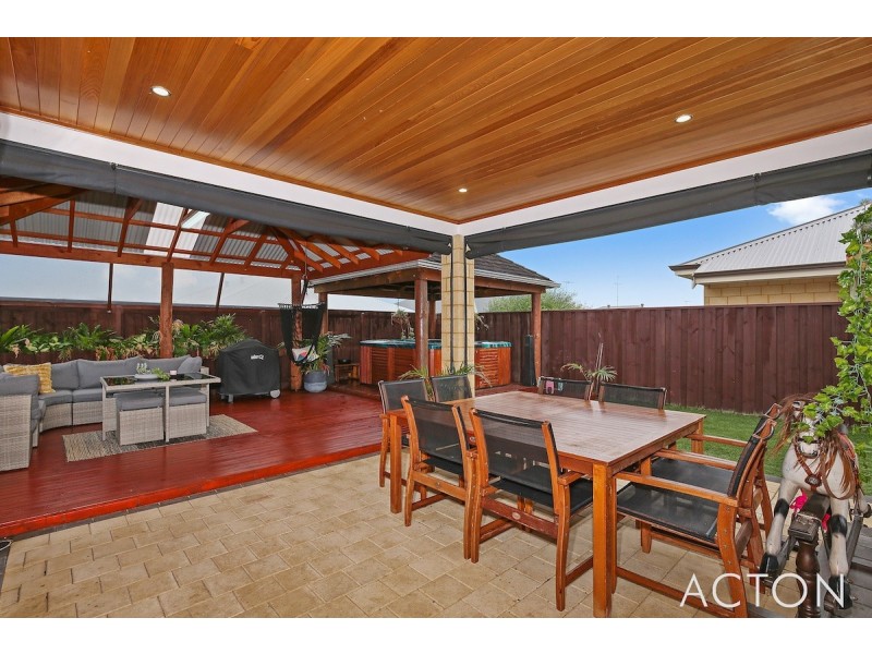 12 Splendens Turn, Halls Head WA 6210