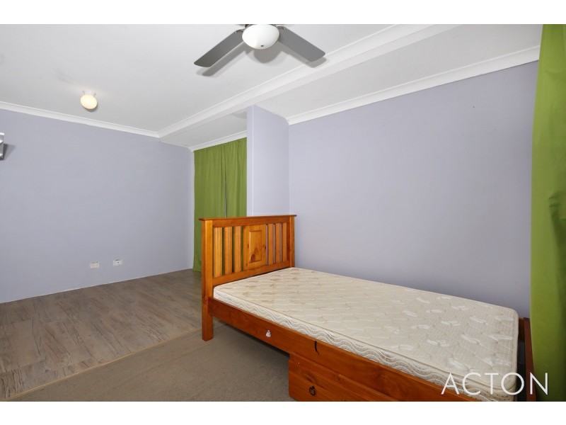 69 Floribunda Ave, Halls Head WA 6210