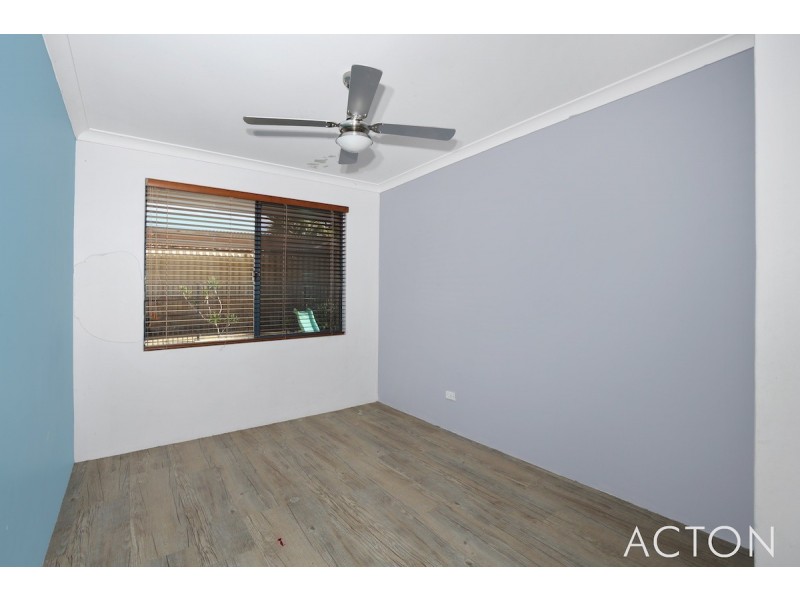 69 Floribunda Ave, Halls Head WA 6210