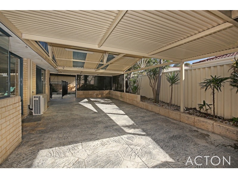 69 Floribunda Ave, Halls Head WA 6210