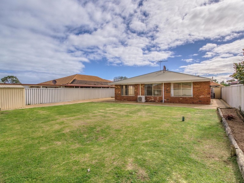 17 Tryall Avenue, Port Kennedy WA 6172
