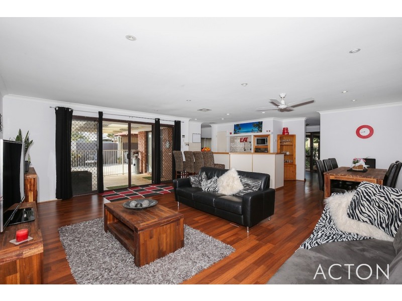 48 Mahogany Drive, Halls Head WA 6210