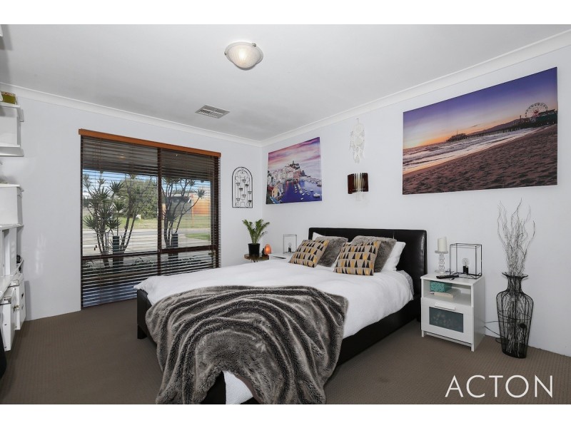 48 Mahogany Drive, Halls Head WA 6210