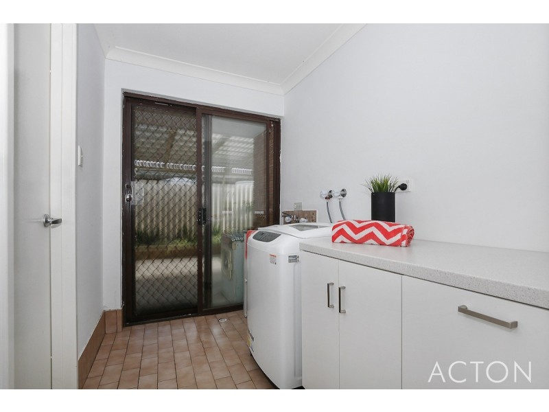 48 Mahogany Drive, Halls Head WA 6210