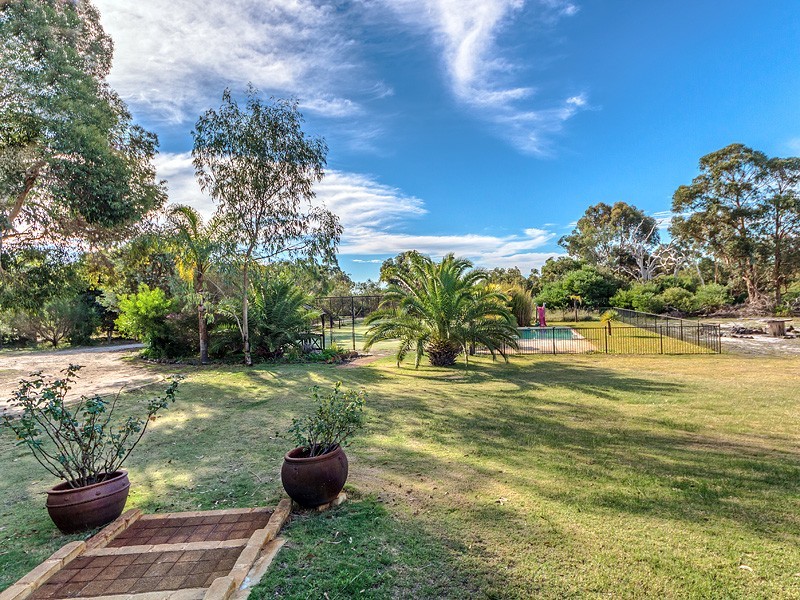 375 Jarrah Road, Hopeland WA 6125