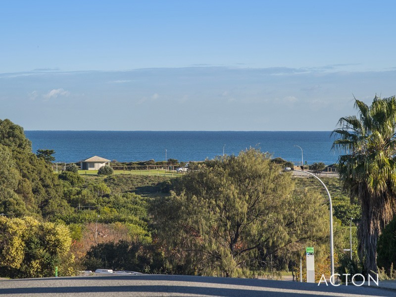 23 Jacana Way, Halls Head WA 6210