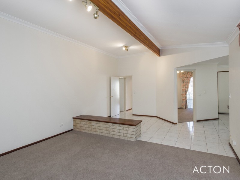 23 Jacana Way, Halls Head WA 6210