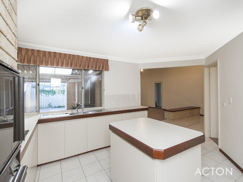 23 Jacana Way, Halls Head WA 6210