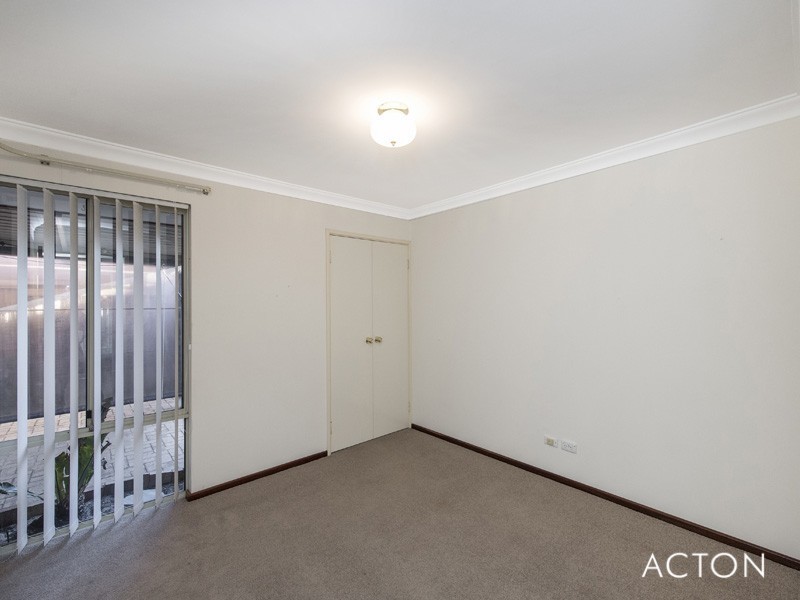 23 Jacana Way, Halls Head WA 6210