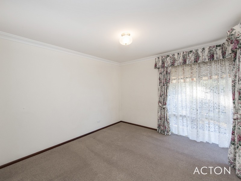 23 Jacana Way, Halls Head WA 6210