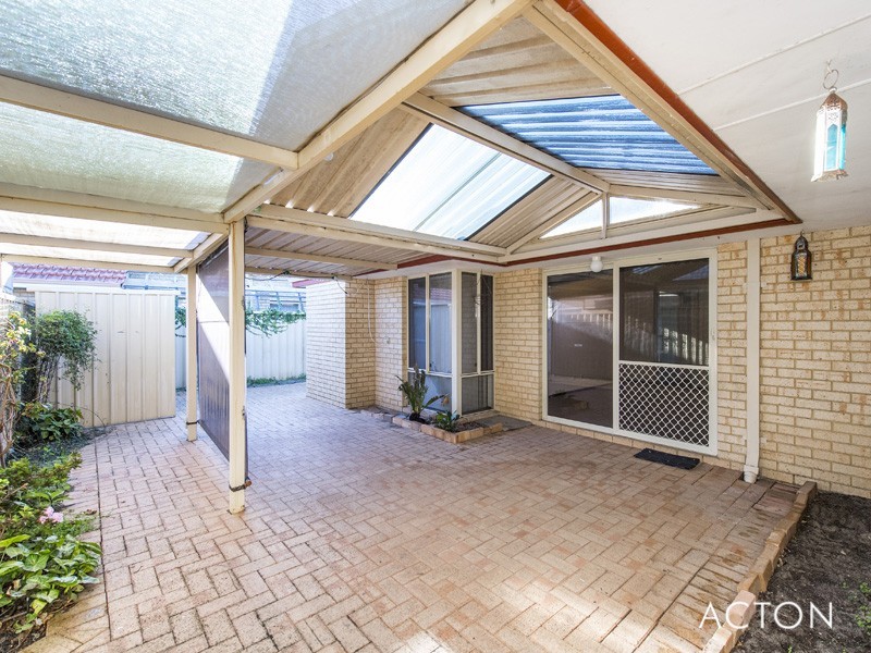 23 Jacana Way, Halls Head WA 6210