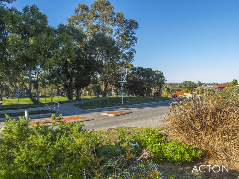 23 Jacana Way, Halls Head WA 6210