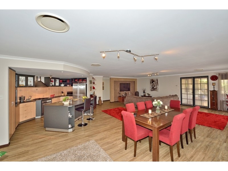 2 Darwin Terrace, Dudley Park WA 6210