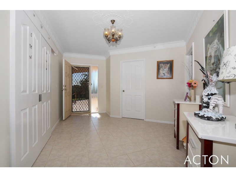 5 Berrigan Row, Halls Head WA 6210