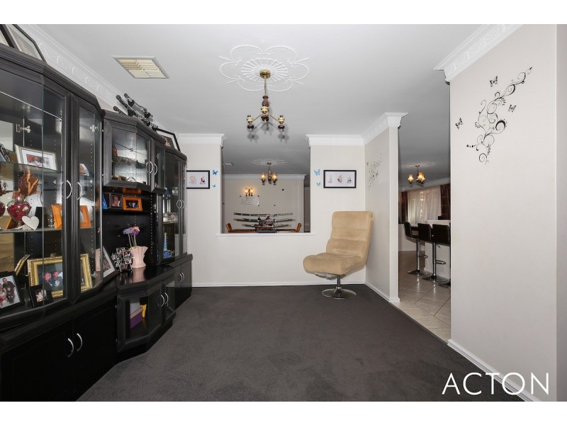 5 Berrigan Row, Halls Head WA 6210