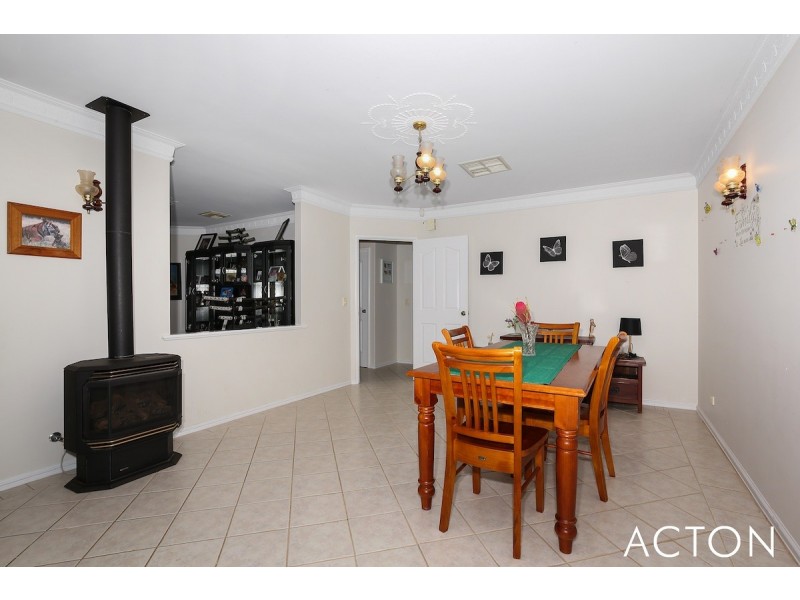 5 Berrigan Row, Halls Head WA 6210