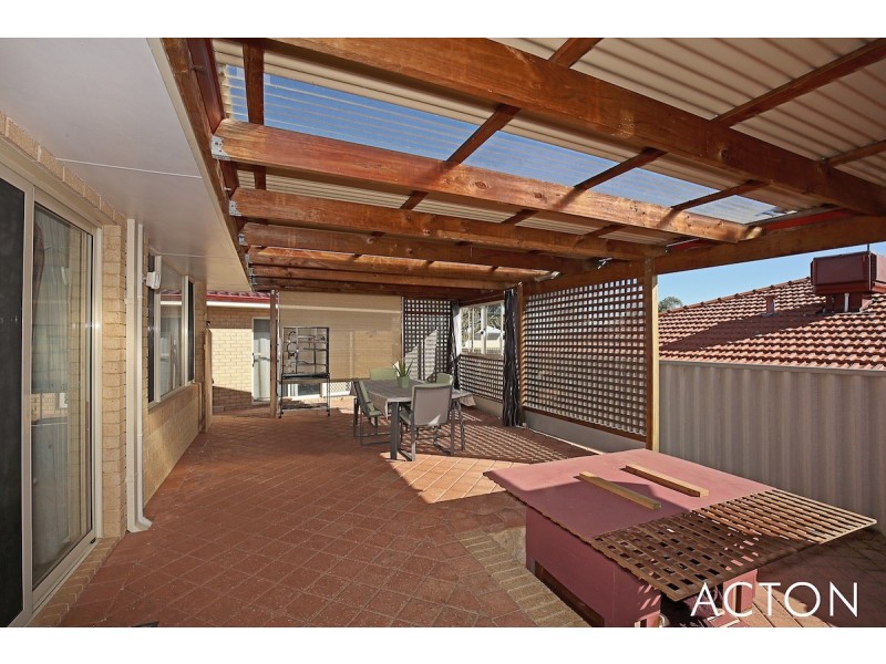 5 Berrigan Row, Halls Head WA 6210