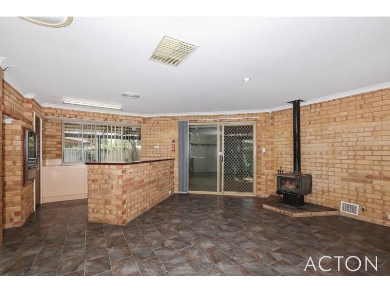8 St James Place, Greenfields WA 6210