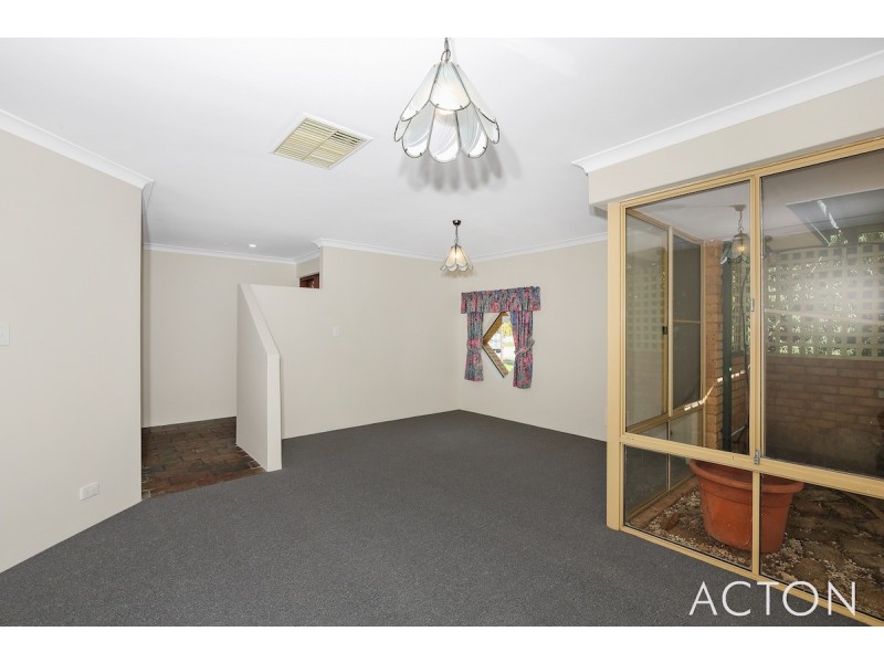 8 St James Place, Greenfields WA 6210