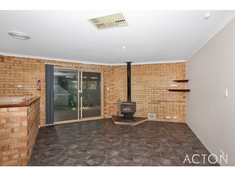 8 St James Place, Greenfields WA 6210