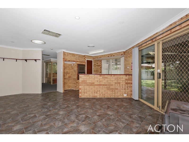 8 St James Place, Greenfields WA 6210