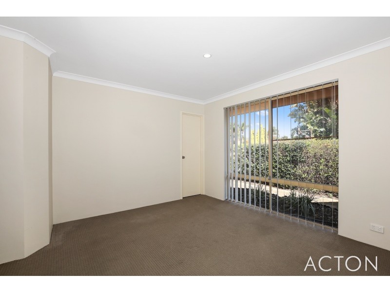 8 St James Place, Greenfields WA 6210