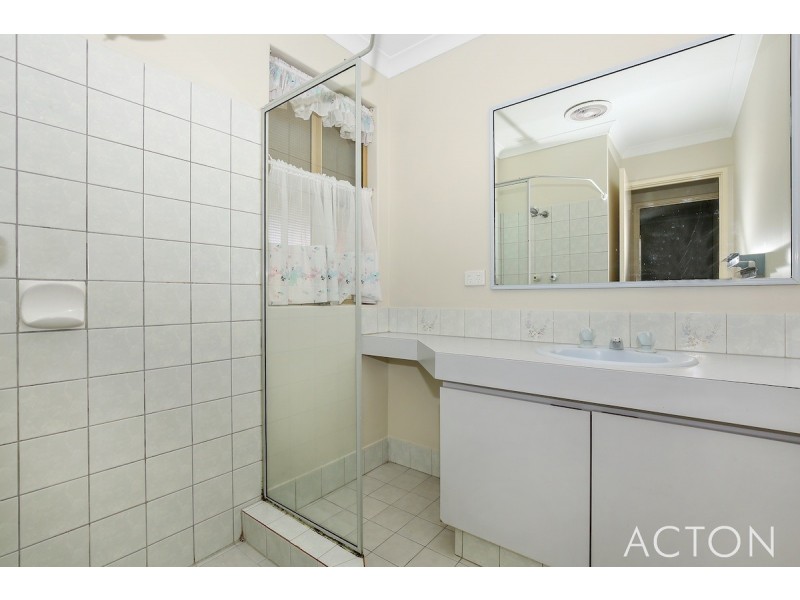 8 St James Place, Greenfields WA 6210