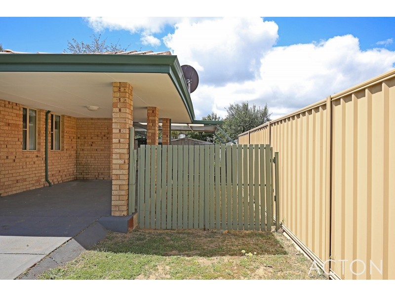 8 St James Place, Greenfields WA 6210