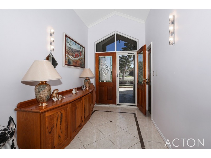 11 Queen Parade, Wannanup WA 6210