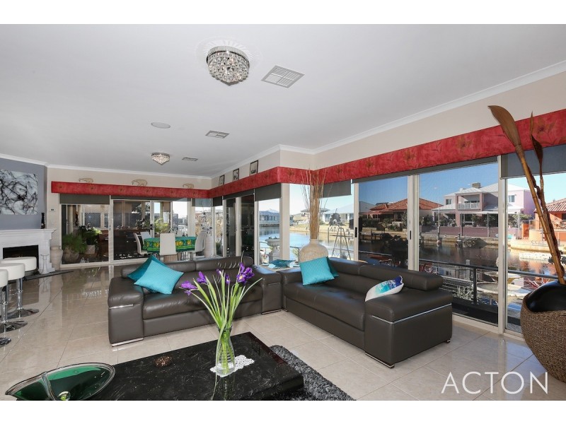 11 Queen Parade, Wannanup WA 6210