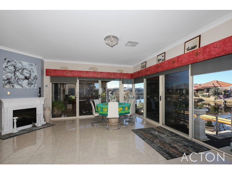 11 Queen Parade, Wannanup WA 6210