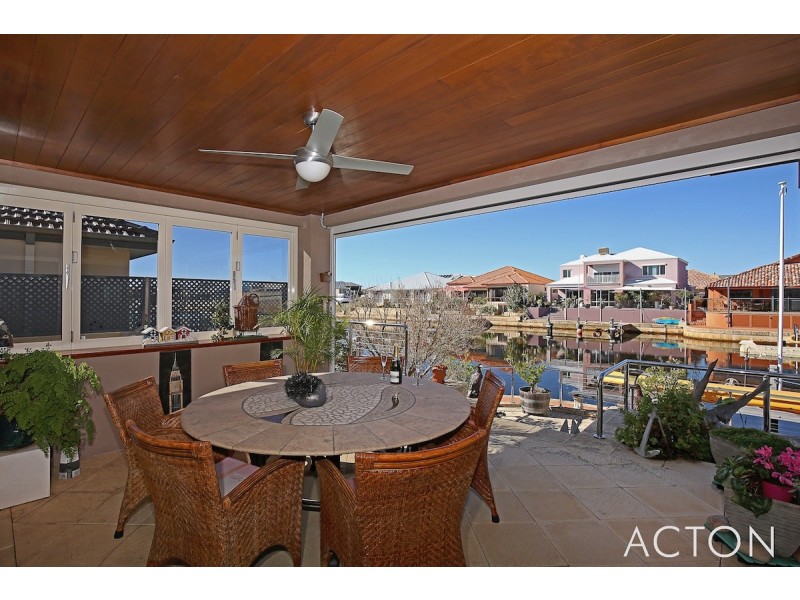 11 Queen Parade, Wannanup WA 6210