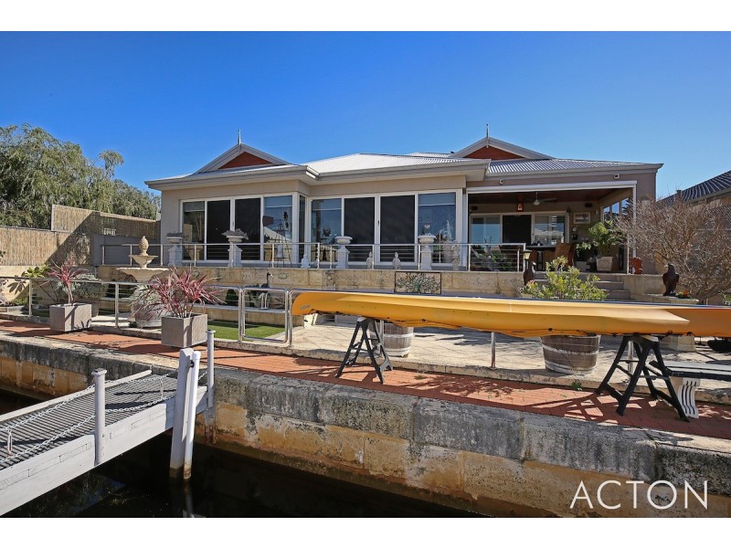 11 Queen Parade, Wannanup WA 6210