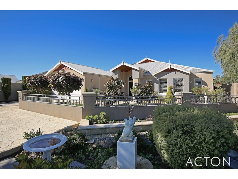 11 Queen Parade, Wannanup WA 6210