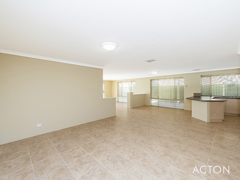 15 Woodstock Turn, Ravenswood WA 6208