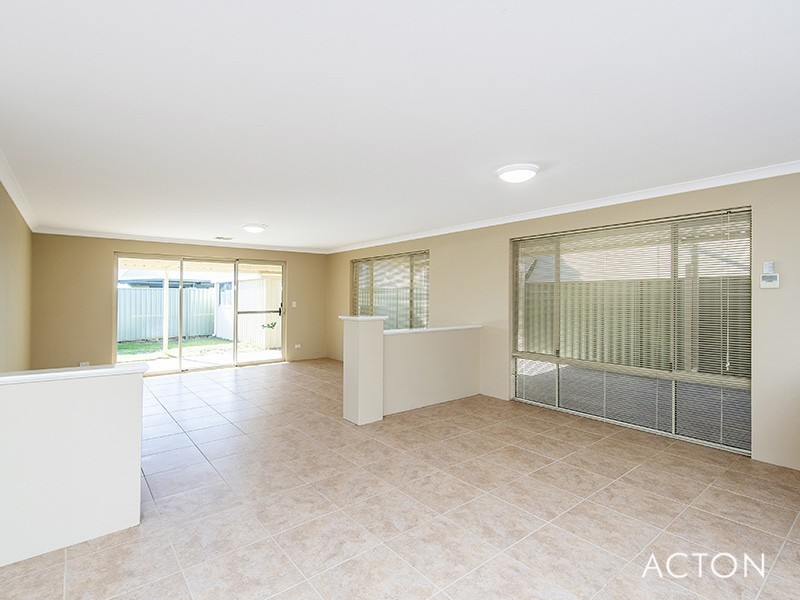 15 Woodstock Turn, Ravenswood WA 6208