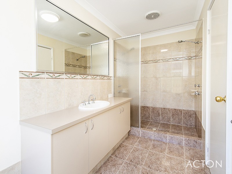 15 Woodstock Turn, Ravenswood WA 6208