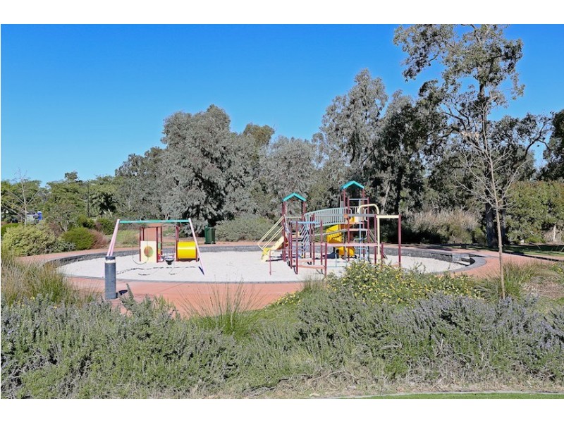 15 Woodstock Turn, Ravenswood WA 6208