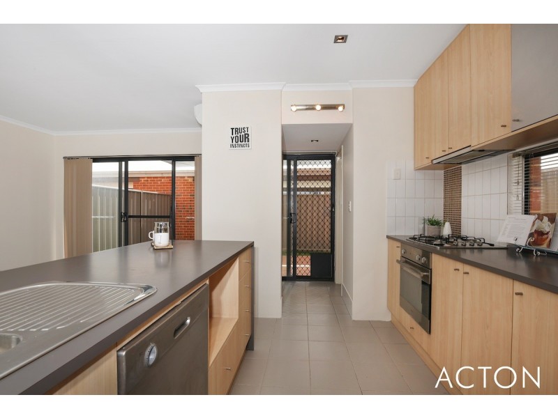 13/1 Mariners Cove Drive, Dudley Park WA 6210