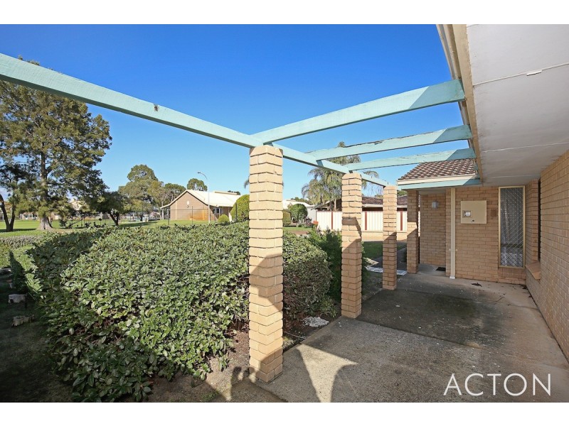 11 Brigadoon Close, Halls Head WA 6210