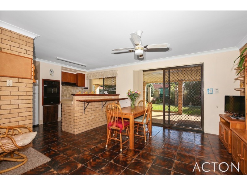 11 Brigadoon Close, Halls Head WA 6210