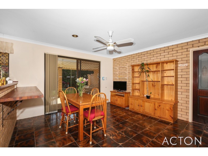 11 Brigadoon Close, Halls Head WA 6210