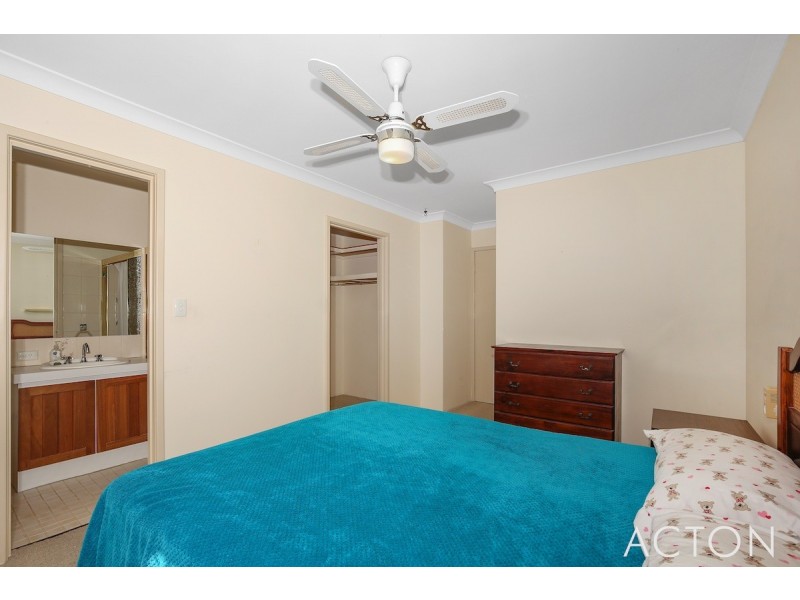 11 Brigadoon Close, Halls Head WA 6210