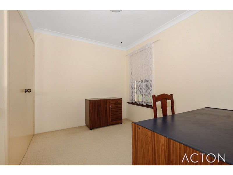 11 Brigadoon Close, Halls Head WA 6210